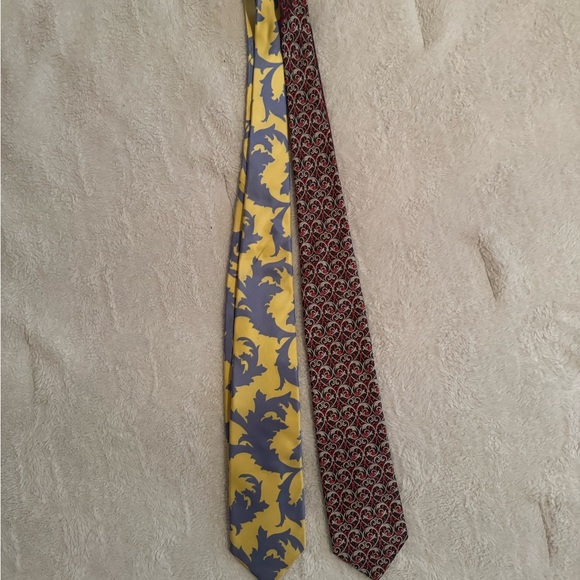 Elegant Yellow and Gray Men's Tie - Picture 2 of 3